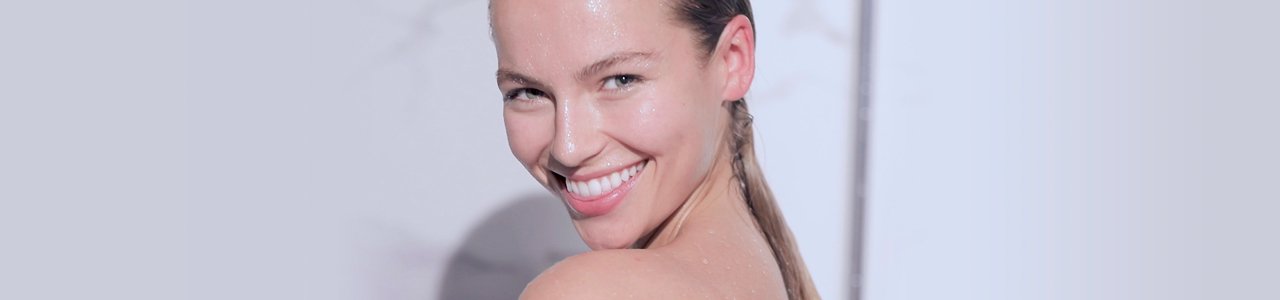 Blond Absolu How to care for faux blonde hair Hero Banner Article Kérastase