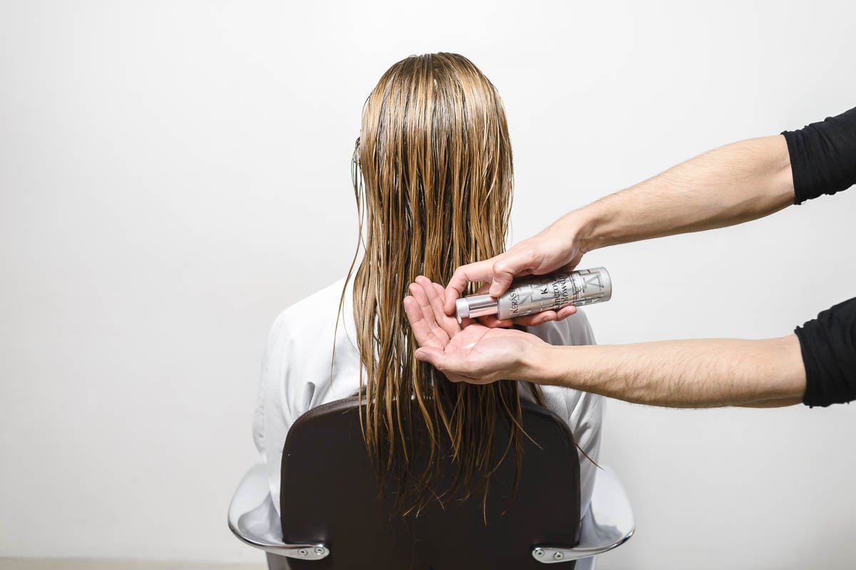 Passo 1 do Tutorial Braided Buns Kérastase