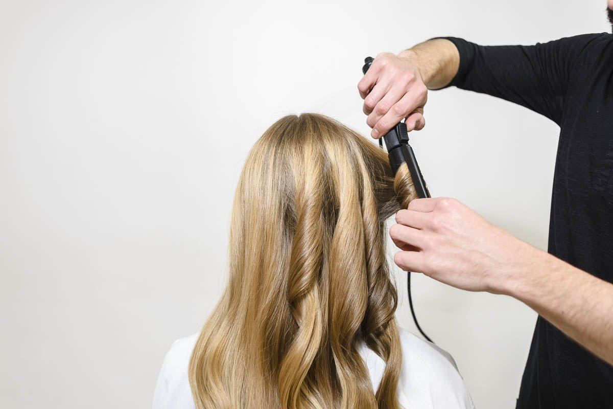 Passo 2 do Tutorial Braided Chignon Kérastase