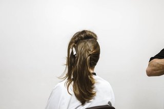 Passo 6 do Tutorial Deconstructed French Twist Kérastase