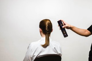 Passo 8 do Tutorial Deconstructed French Twist Kérastase