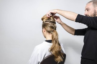 Passo 2 do Tutorial Double Top Knot Kérastase
