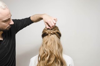 Passo 8 do Tutorial Summer Bohemian Rolls Kérastase