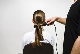 Passo 4 do Tutorial Wrapped Chignon Kérastase