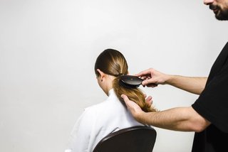 Passo 6 do Tutorial Wrapped Chignon Kérastase